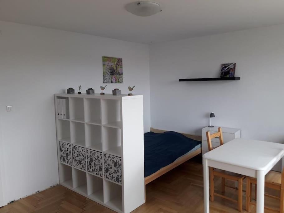 Azyl W Srodku Miasta Apartment