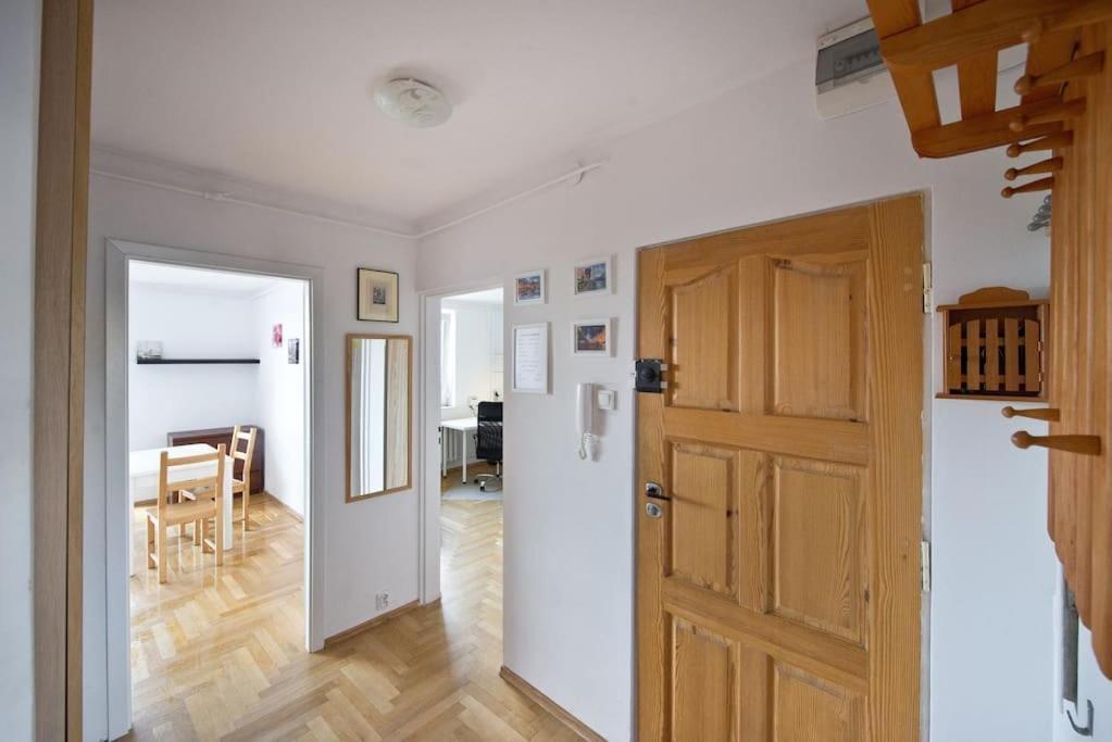Azyl W Srodku Miasta Apartment *